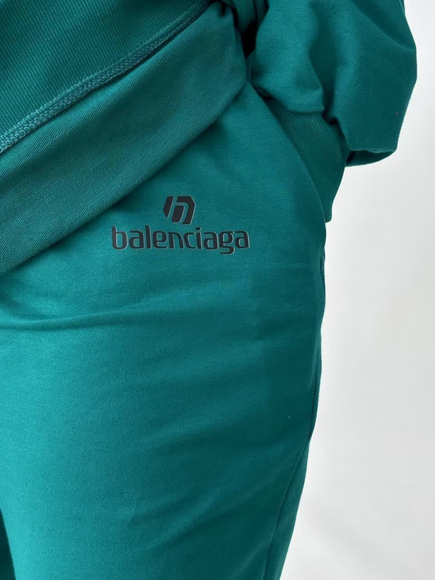 ست زنانه دخترانه سویشرت شلوار اسلش جیب دار کمر کش چاپ balenciaga با تنخور بسیار شیک