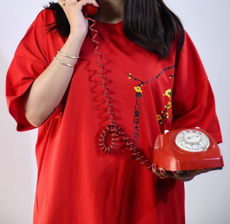 تیشرت زنانه دخترانه لانگ لش قواره بزرگ جنس سوپر نخ پنبه نرم و لطیف با تنخور ساده و دوست داشتنی