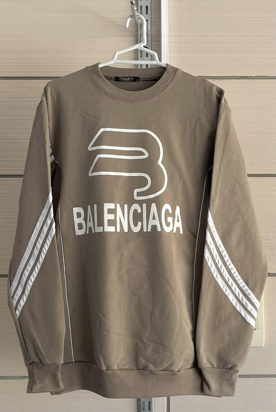 ست اسپورت بلوز مغزی و نوار دوزی + شلوار نیم بگ جیب دار کمر کش نوار دوزی چاپ BALENCIAGA با تنخور فوق العاده شیک