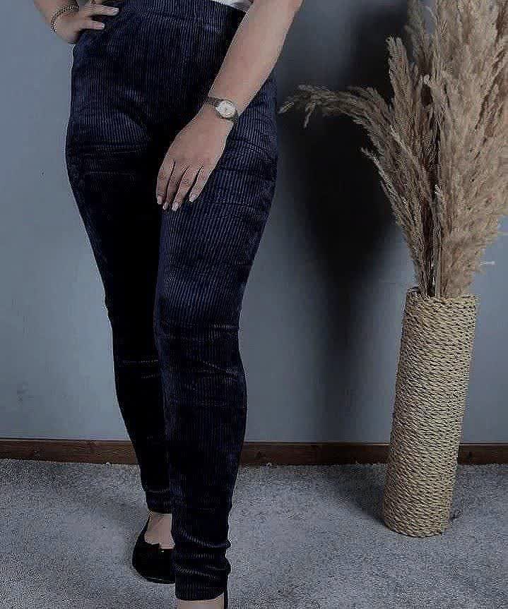 شلوار زنانه دخترانه جنس مخمل طرح کبریتی کشی کار وارداتی با تنخور بسیار شیک و راحت